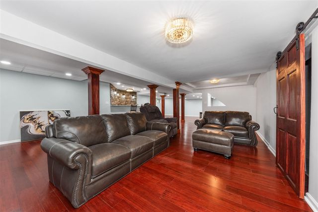 2086 Valleyview Drive, Ann Arbor, MI 48105