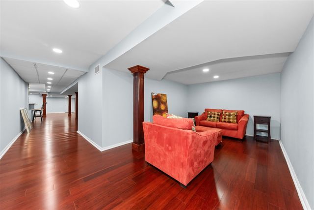 2086 Valleyview Drive, Ann Arbor, MI 48105
