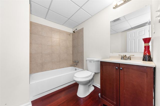 2086 Valleyview Drive, Ann Arbor, MI 48105