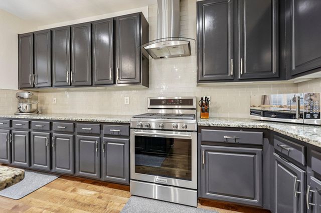 13364 FERRY LANDING LN, Woodbridge, VA 22191