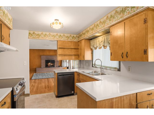 4212 Se GLENWOOD St, Portland, OR 97206