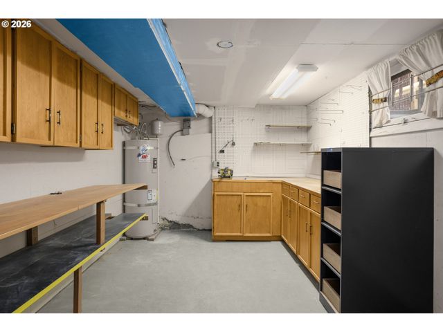 4212 Se GLENWOOD St, Portland, OR 97206