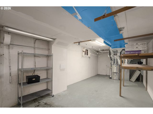 4212 Se GLENWOOD St, Portland, OR 97206