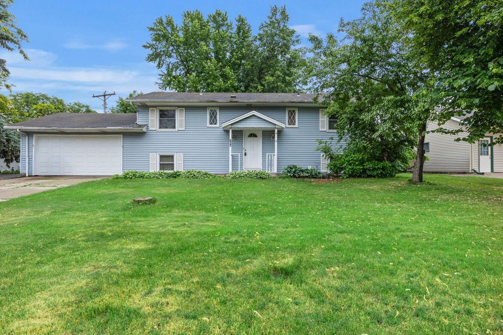 168 Linden Circle, Apple Valley, MN 55124