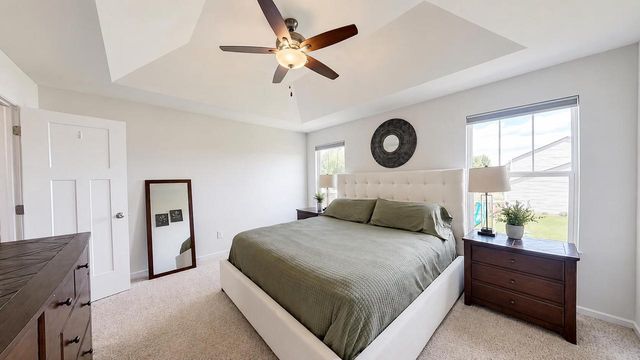 1298 Juniper LANE, Oconomowoc, WI 53066