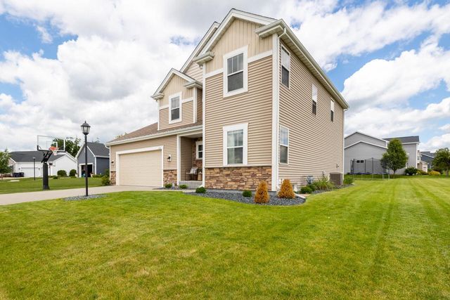 1298 Juniper LANE, Oconomowoc, WI 53066