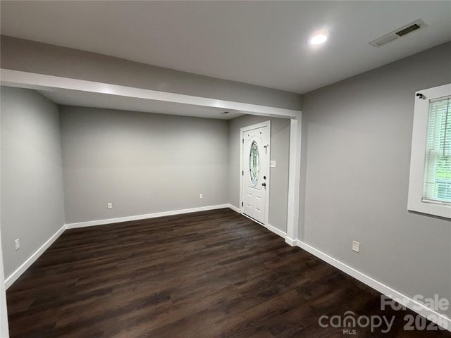 55 S Hildebran Avenue, Newton, NC 28658
