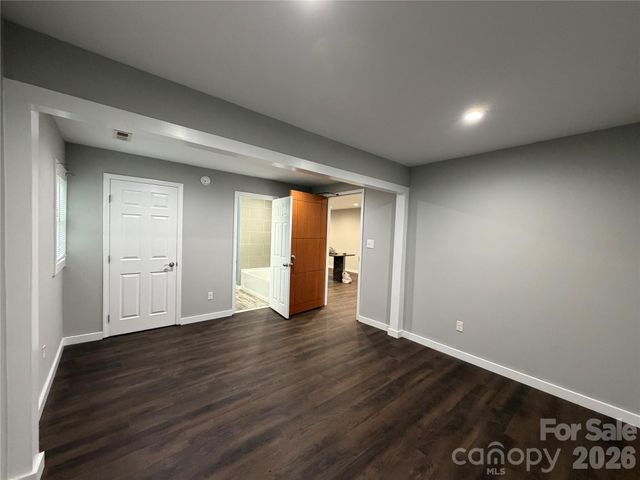 55 S Hildebran Avenue, Newton, NC 28658