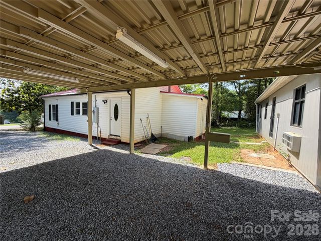 55 S Hildebran Avenue, Newton, NC 28658