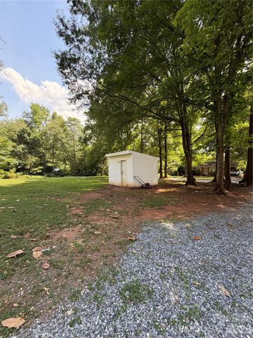 55 S Hildebran Avenue, Newton, NC 28658
