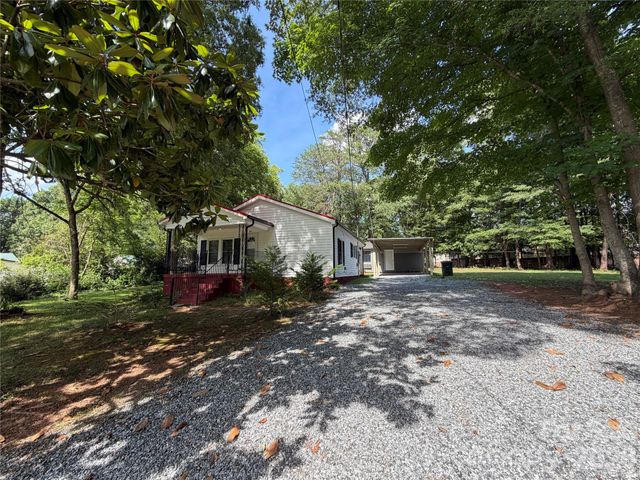 55 S Hildebran Avenue, Newton, NC 28658