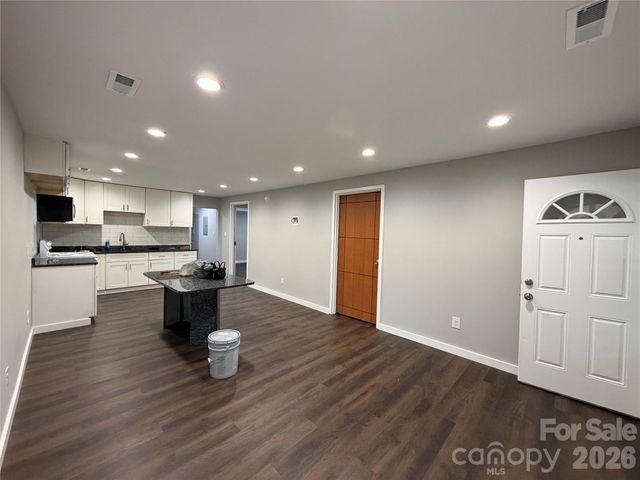 55 S Hildebran Avenue, Newton, NC 28658