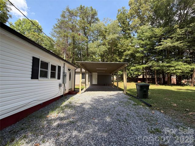 55 S Hildebran Avenue, Newton, NC 28658