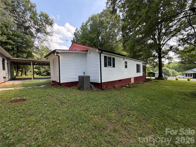55 S Hildebran Avenue, Newton, NC 28658