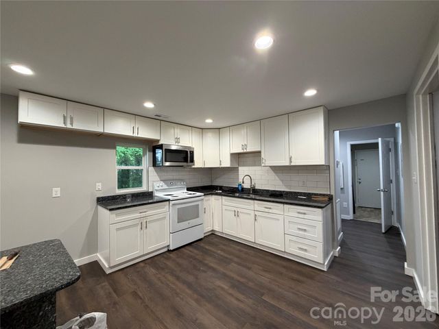 55 S Hildebran Avenue, Newton, NC 28658