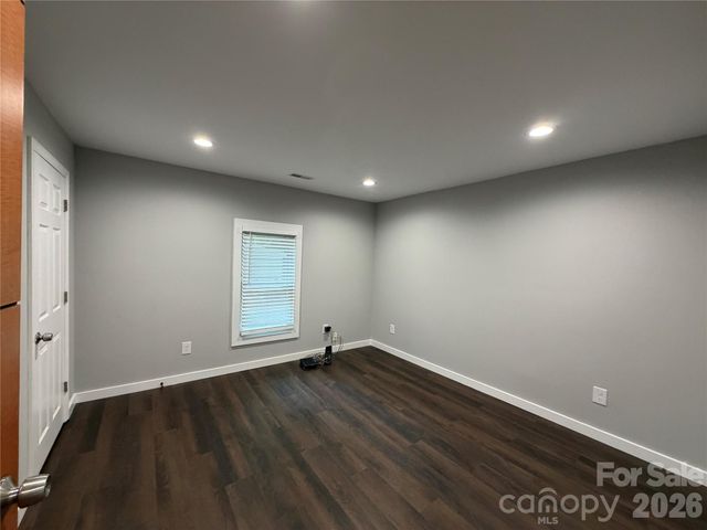 55 S Hildebran Avenue, Newton, NC 28658