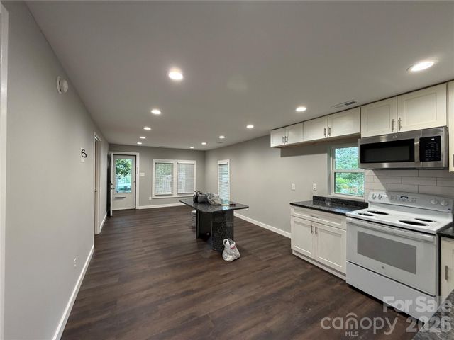 55 S Hildebran Avenue, Newton, NC 28658