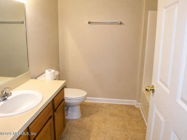 6094 MAGGIES Circle 105, Jacksonville, FL 32244
