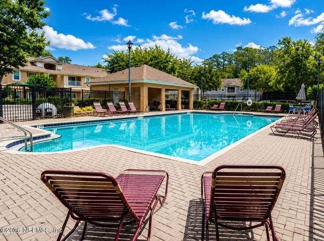 6094 MAGGIES Circle 105, Jacksonville, FL 32244