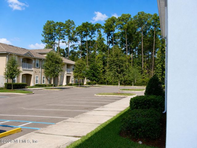 6094 MAGGIES Circle 105, Jacksonville, FL 32244