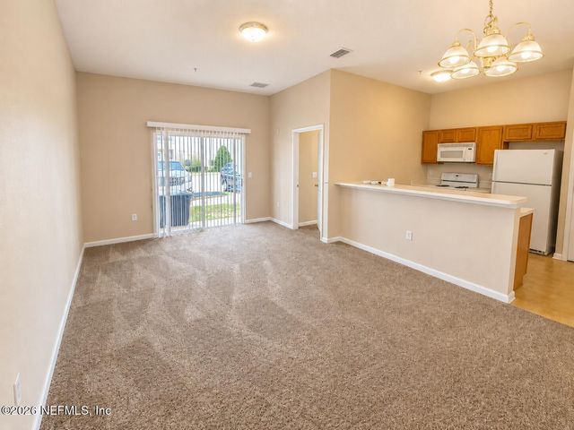6094 MAGGIES Circle 105, Jacksonville, FL 32244
