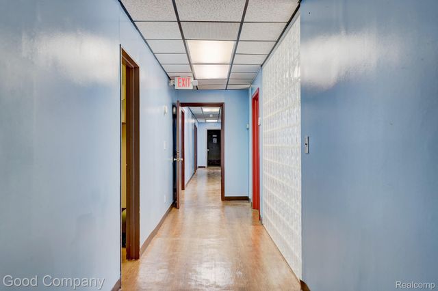 10440 W 9 Mile Road, Oak Park, MI 48237