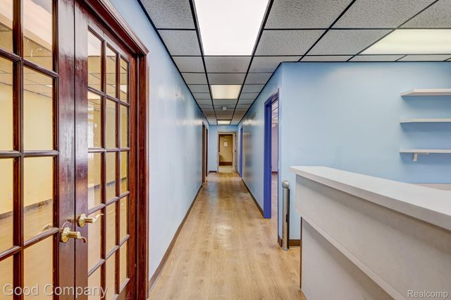 10440 W 9 Mile Road, Oak Park, MI 48237