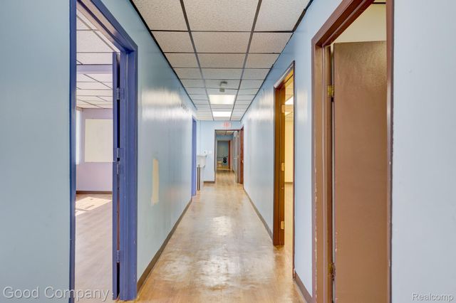 10440 W 9 Mile Road, Oak Park, MI 48237