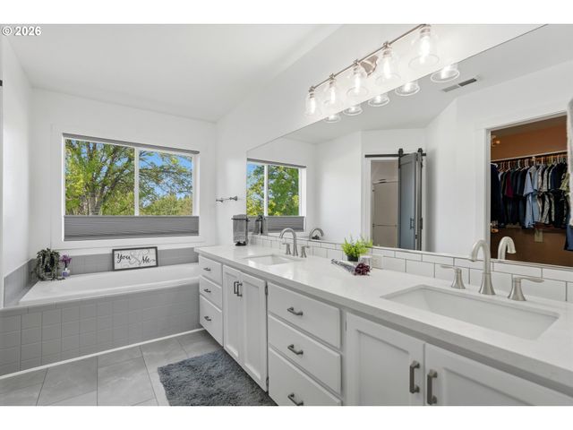 16905 Sw KING RICHARD Ct, Sherwood, OR 97140