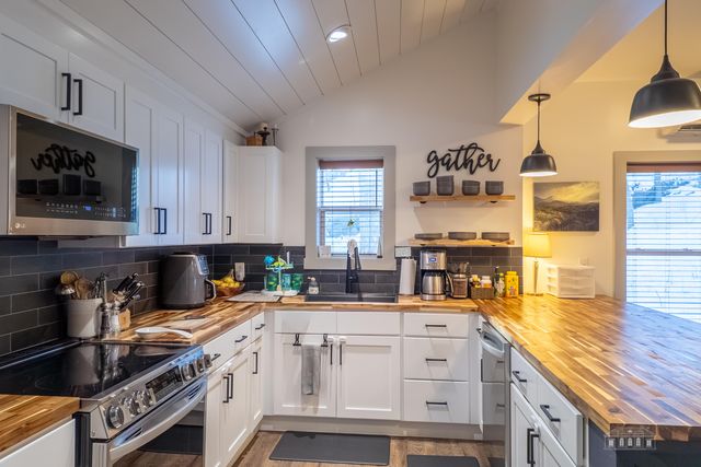 12 James Street, Saranac Lake, NY 12983