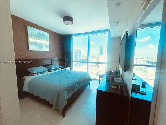 1945 S Ocean Dr 1812, Hallandale Beach, FL 33009