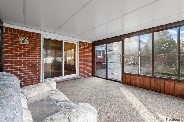 30829 Eiffel Avenue, Warren, MI 48088