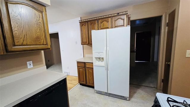 30829 Eiffel Avenue, Warren, MI 48088