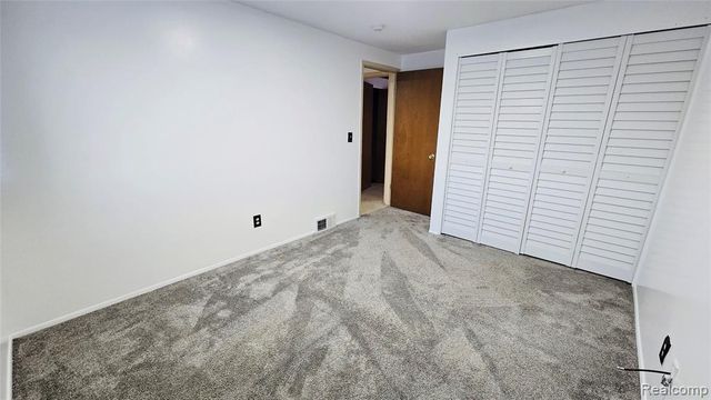 30829 Eiffel Avenue, Warren, MI 48088