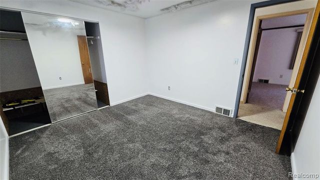 30829 Eiffel Avenue, Warren, MI 48088