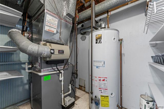 30829 Eiffel Avenue, Warren, MI 48088