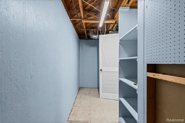 30829 Eiffel Avenue, Warren, MI 48088