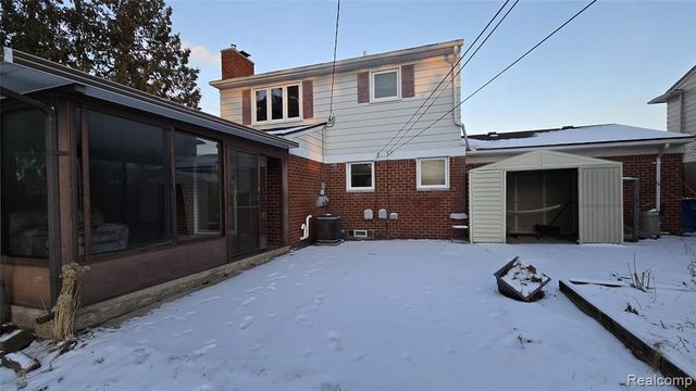 30829 Eiffel Avenue, Warren, MI 48088