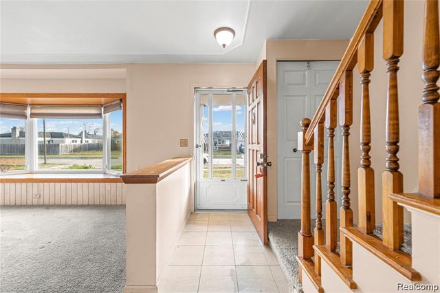 30829 Eiffel Avenue, Warren, MI 48088