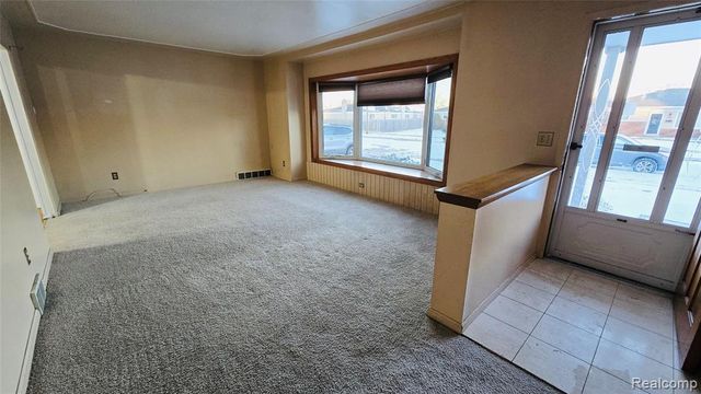 30829 Eiffel Avenue, Warren, MI 48088