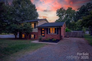 827 Brookwood Drive, Mooresville, NC 28115