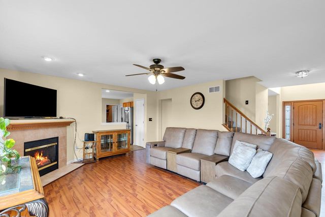 W134N6585 Lilly Creek DRIVE, Menomonee Falls, WI 53051