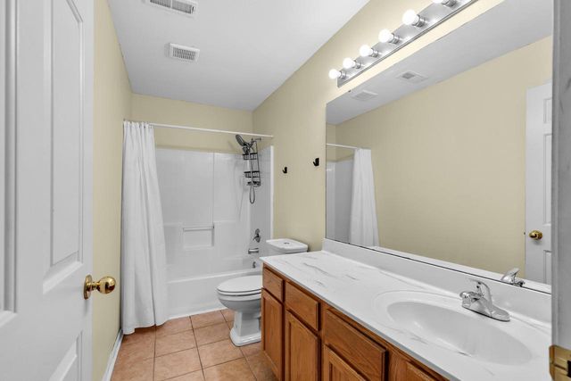 W134N6585 Lilly Creek DRIVE, Menomonee Falls, WI 53051