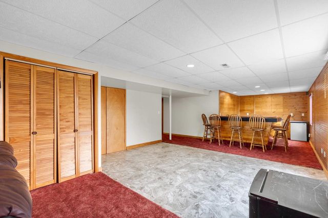 W134N6585 Lilly Creek DRIVE, Menomonee Falls, WI 53051