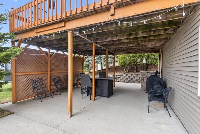 W134N6585 Lilly Creek DRIVE, Menomonee Falls, WI 53051