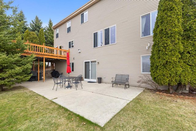 W134N6585 Lilly Creek DRIVE, Menomonee Falls, WI 53051