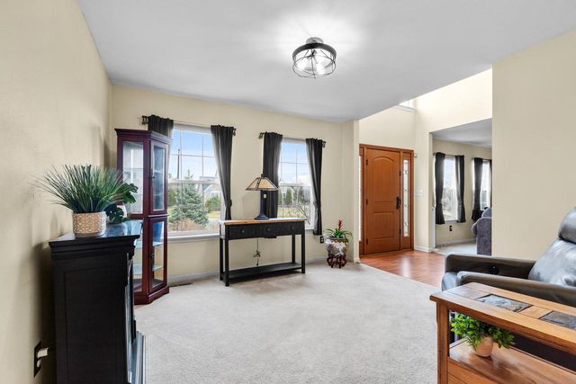 W134N6585 Lilly Creek DRIVE, Menomonee Falls, WI 53051