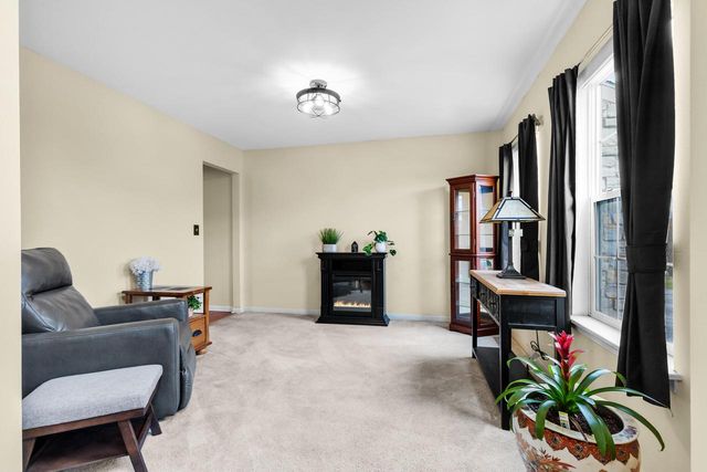 W134N6585 Lilly Creek DRIVE, Menomonee Falls, WI 53051