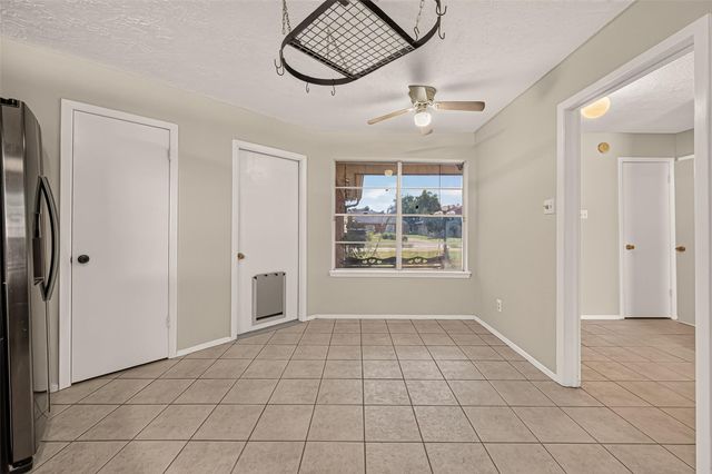 10135 Shell Rock Road, La Porte, TX 77571