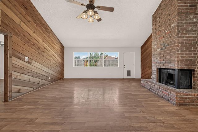 10135 Shell Rock Road, La Porte, TX 77571